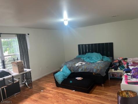 896 S 16th Street Newark NJ 07108