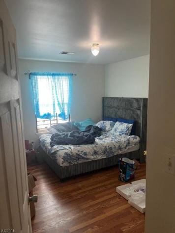 896 S 16th Street Newark NJ 07108