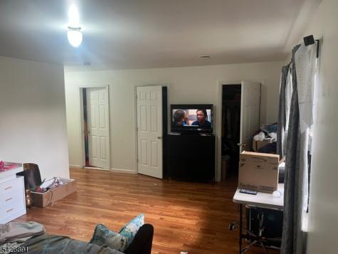896 S 16th Street Newark NJ 07108
