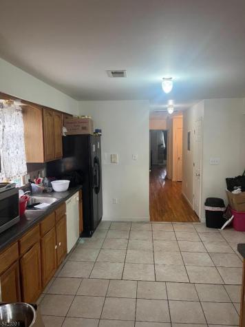 896 S 16th Street Newark NJ 07108