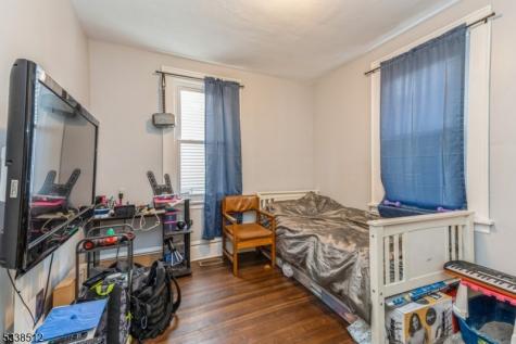 72 Sunset Avenue Newark NJ 07106
