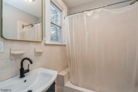 72 Sunset Avenue Newark NJ 07106