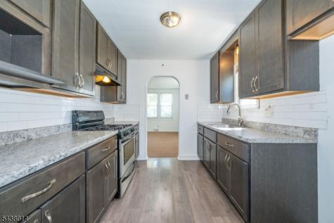 67 Stuyvesant Court Clifton NJ 07013