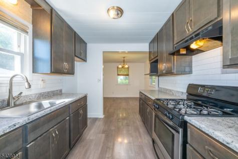 67 Stuyvesant Court Clifton NJ 07013