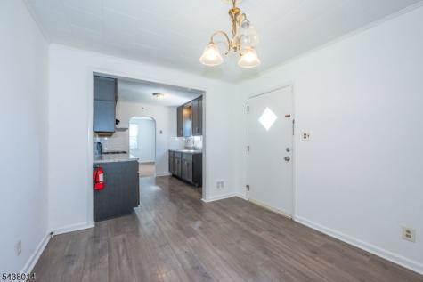 67 Stuyvesant Court Clifton NJ 07013