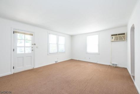 67 Stuyvesant Court Clifton NJ 07013