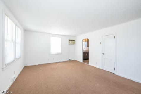 67 Stuyvesant Court Clifton NJ 07013