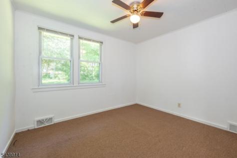 67 Stuyvesant Court Clifton NJ 07013