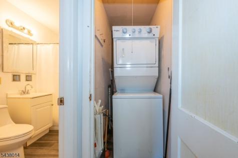 67 Stuyvesant Court Clifton NJ 07013
