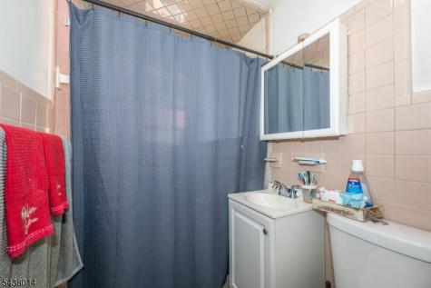 67 Stuyvesant Court Clifton NJ 07013
