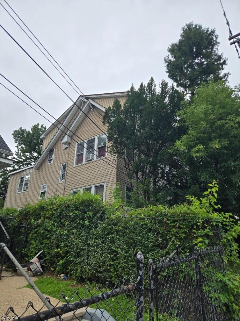 13 Fuller Place Irvington NJ 07111