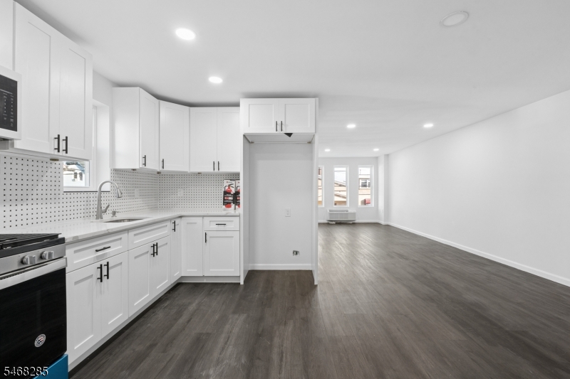 346 11TH Avenue Paterson NJ 07514
