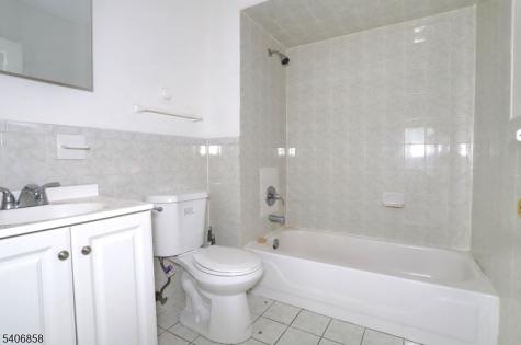 63 Hobson Street Newark NJ 07112