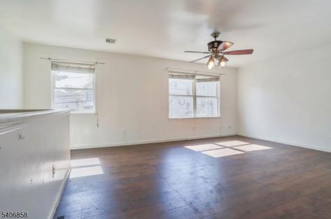 63 Hobson Street Newark NJ 07112