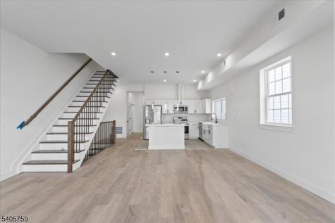 361 21ST Street Irvington NJ 07111