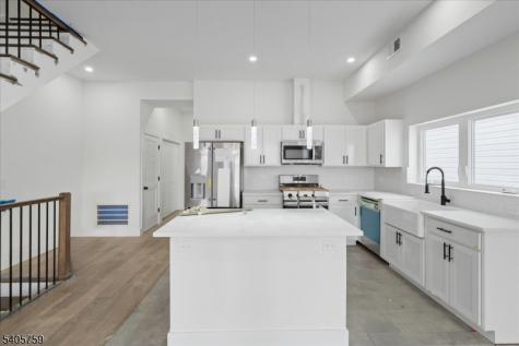 361 21ST Street Irvington NJ 07111