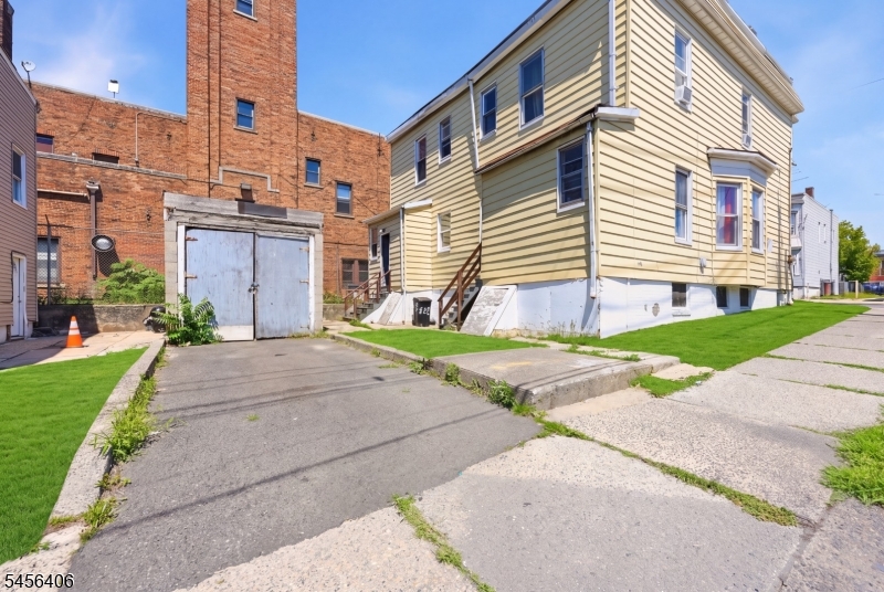 665 Grove Street Irvington NJ 07111