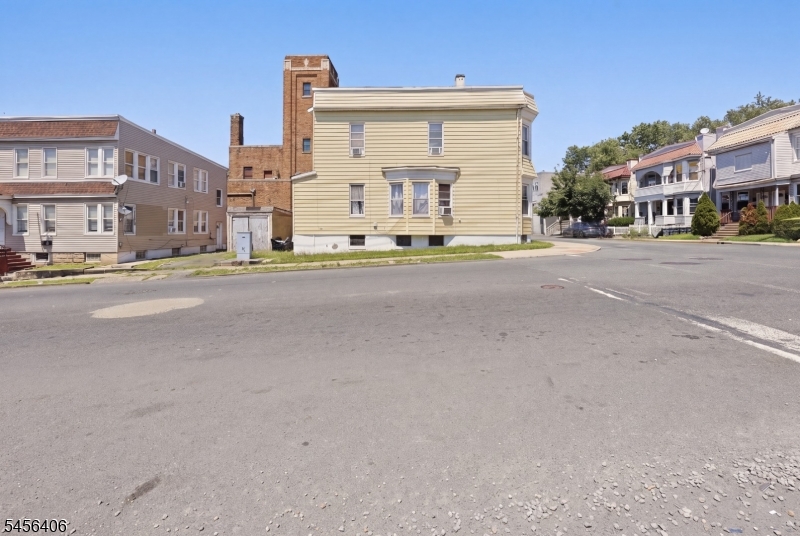 665 Grove Street Irvington NJ 07111