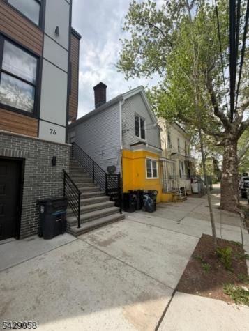 78 Garside Street Newark NJ 07104