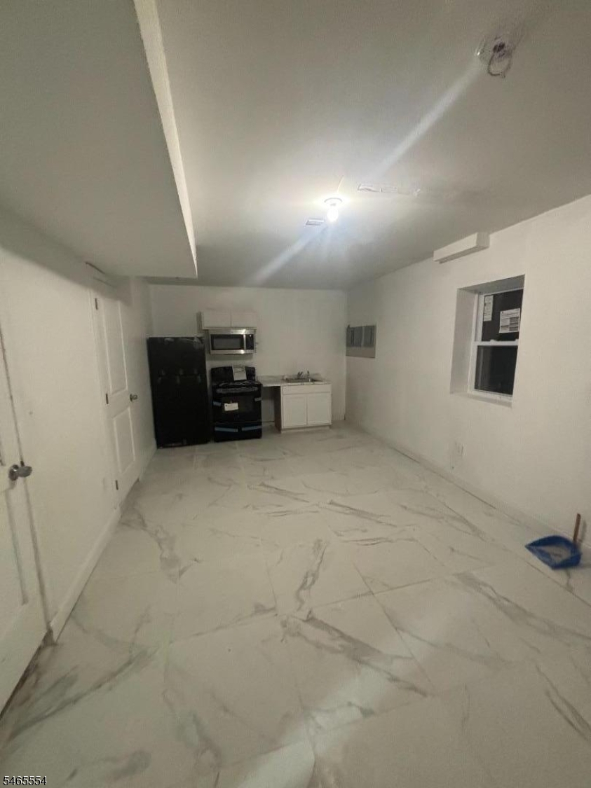 379 S 9th Street Newark NJ 07103