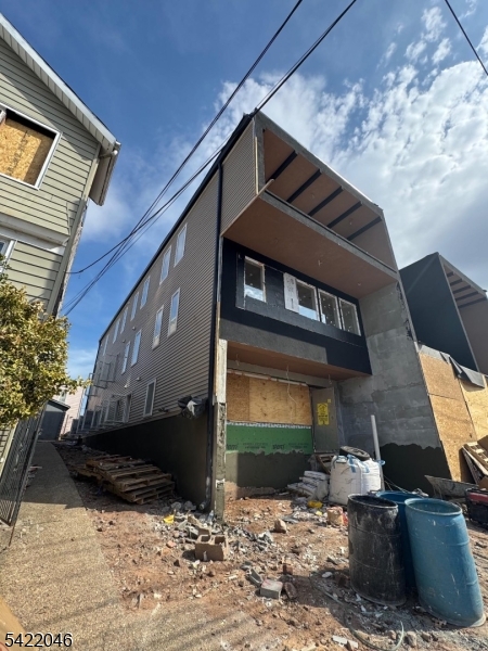 678 S 18th Street Newark NJ 07103