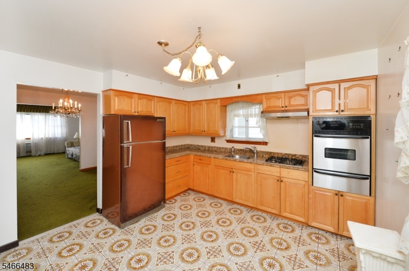 429 Edmund Avenue Paterson NJ 07502
