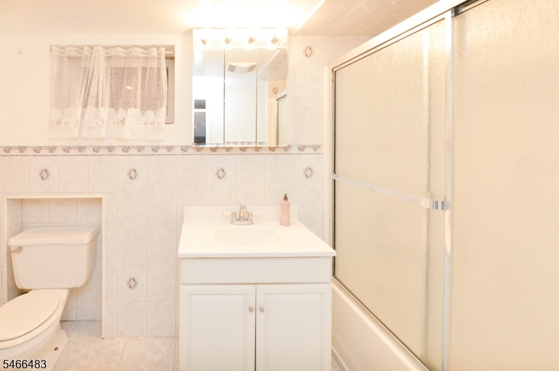 429 Edmund Avenue Paterson NJ 07502