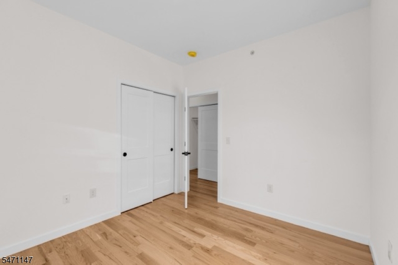 896 South 19th Street Newark NJ 07108