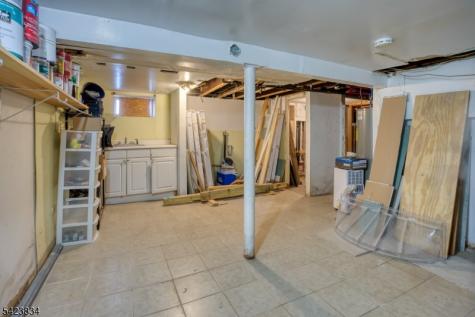 906 Roselle Street Linden NJ 07036