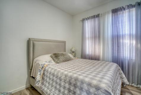 906 Roselle Street Linden NJ 07036