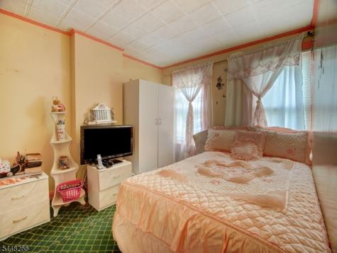 22 Kensington Place East Orange NJ 07017