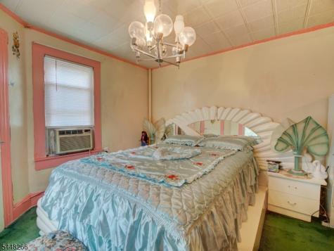 22 Kensington Place East Orange NJ 07017