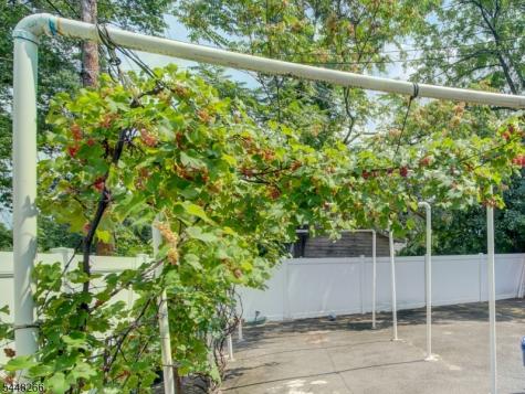 22 Kensington Place East Orange NJ 07017