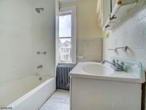22 Kensington Place East Orange NJ 07017