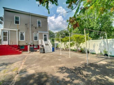 22 Kensington Place East Orange NJ 07017