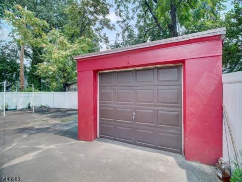 22 Kensington Place East Orange NJ 07017