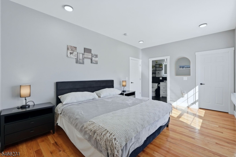 428 Peshine Avenue Newark NJ 07112