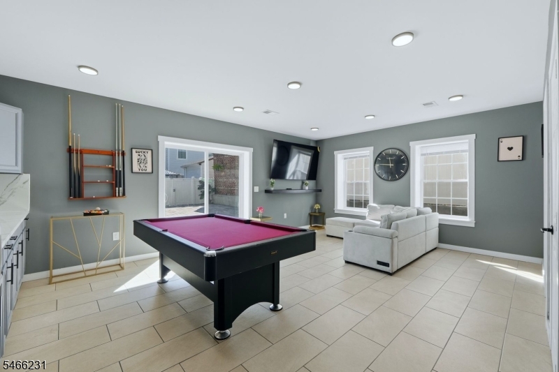 428 Peshine Avenue Newark NJ 07112