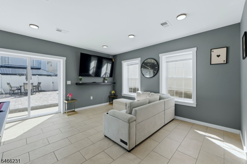 428 Peshine Avenue Newark NJ 07112