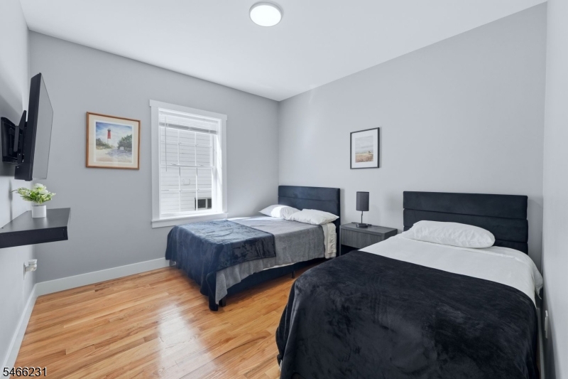 428 Peshine Avenue Newark NJ 07112