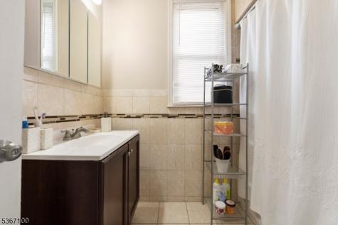 78 Willoughby Street Newark NJ 07112