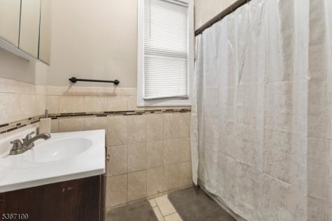 78 Willoughby Street Newark NJ 07112