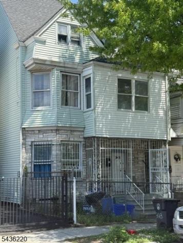 343 7TH Avenue W Newark NJ 07107