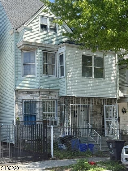 343 7TH Avenue W Newark NJ 07107