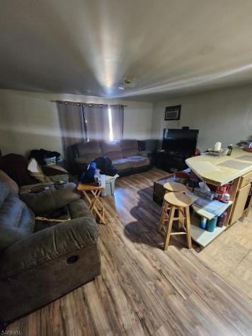 1310 E Henry Street Linden NJ 07036