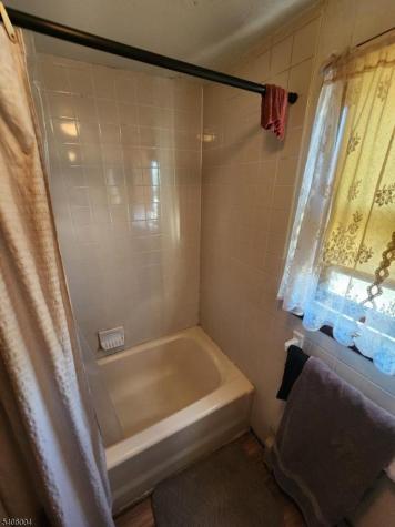 1310 E Henry Street Linden NJ 07036