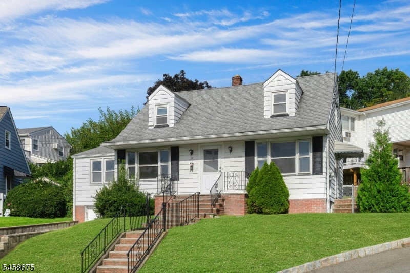 18 Plymouth Court Bloomfield NJ 07003