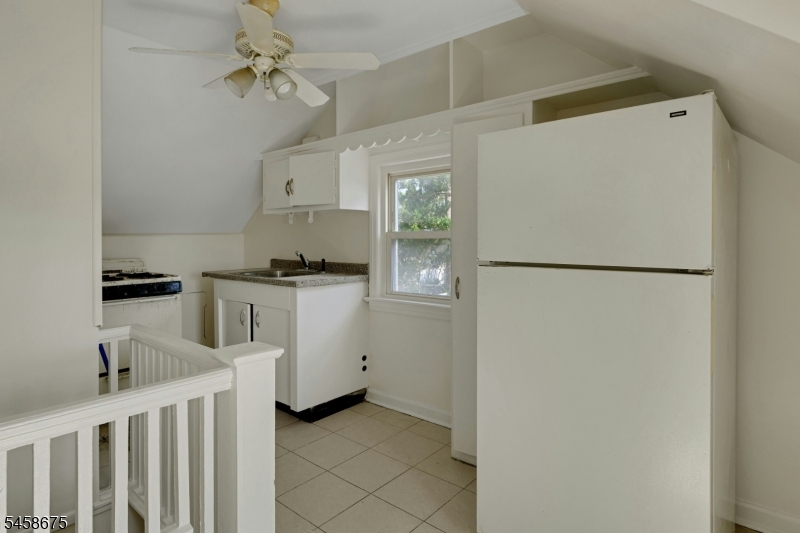 18 Plymouth Court Bloomfield NJ 07003