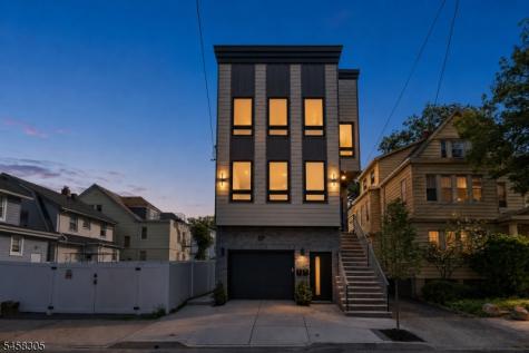 57 Eckert Avenue Newark NJ 07112