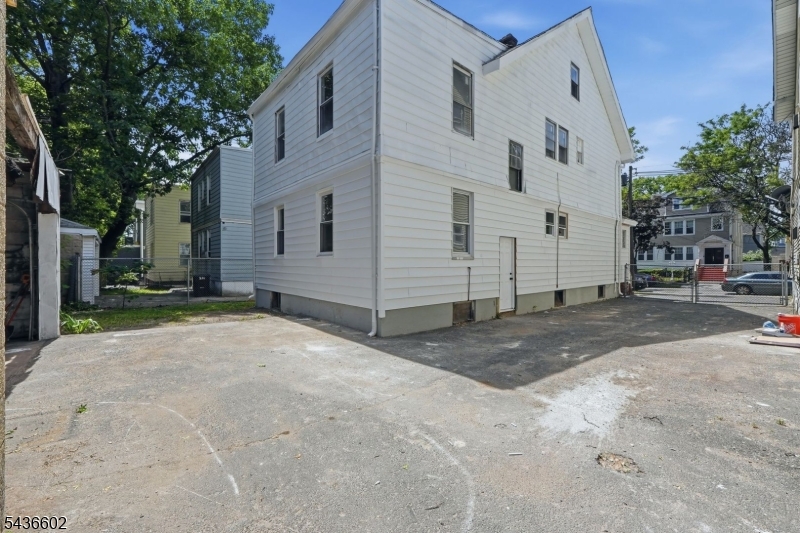 203 Hansbury Avenue Newark NJ 07112